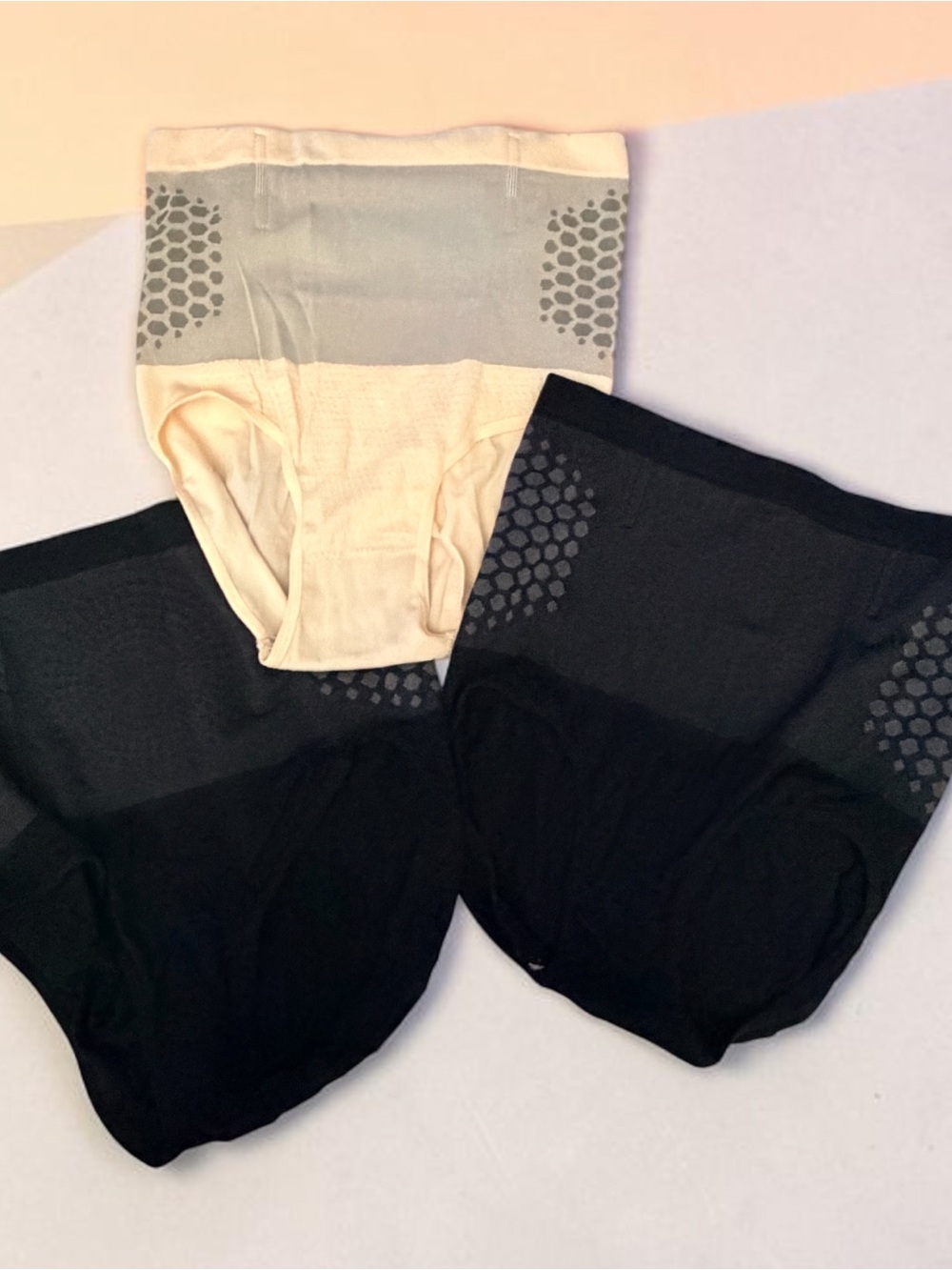 3 pcs Womans Seamless High-Waist Support Briefs - Black & Cream - NEW
